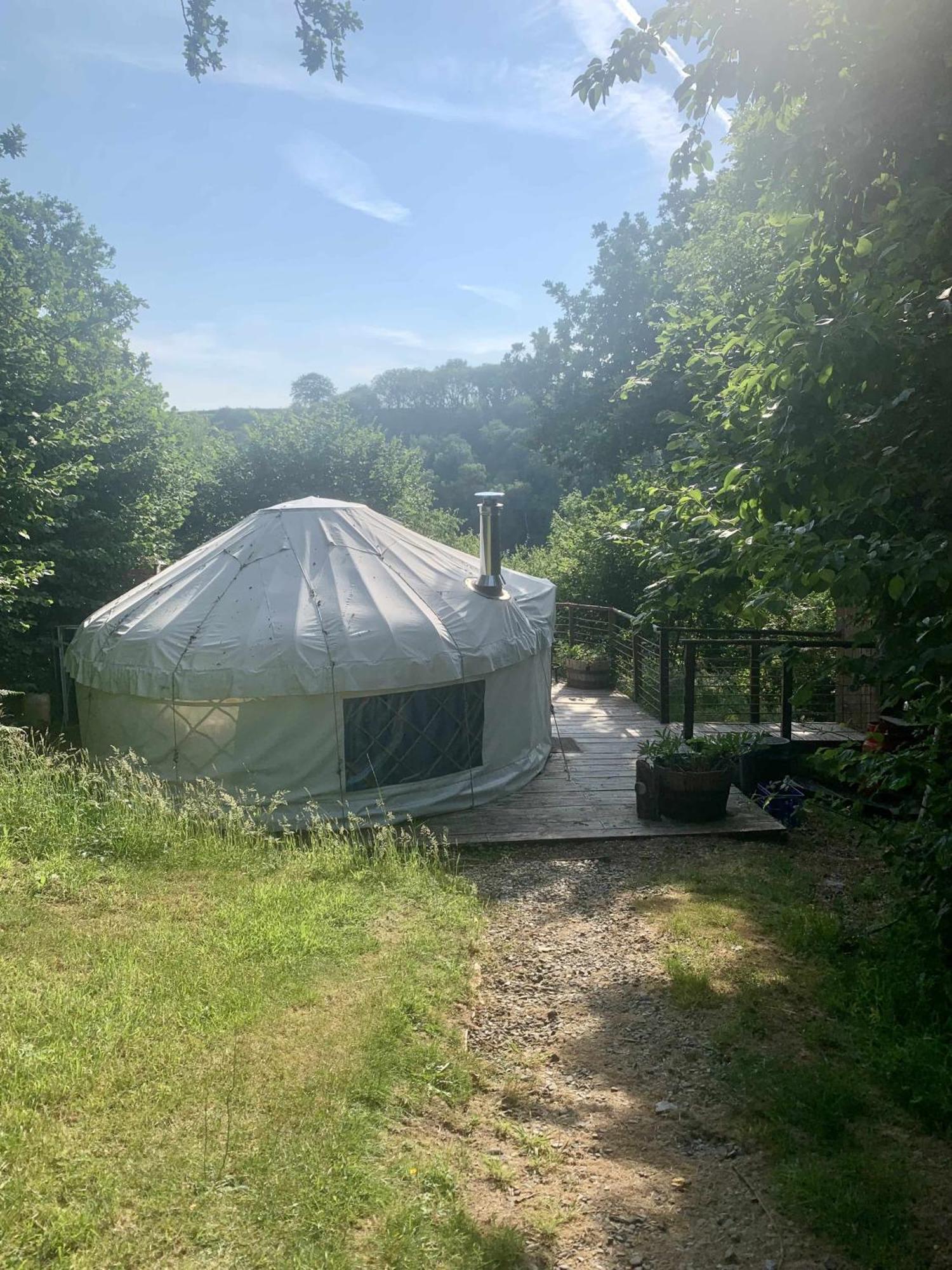 Отель Ceridwen Glamping, Double Decker Bus And Yurts Llandysul Экстерьер фото