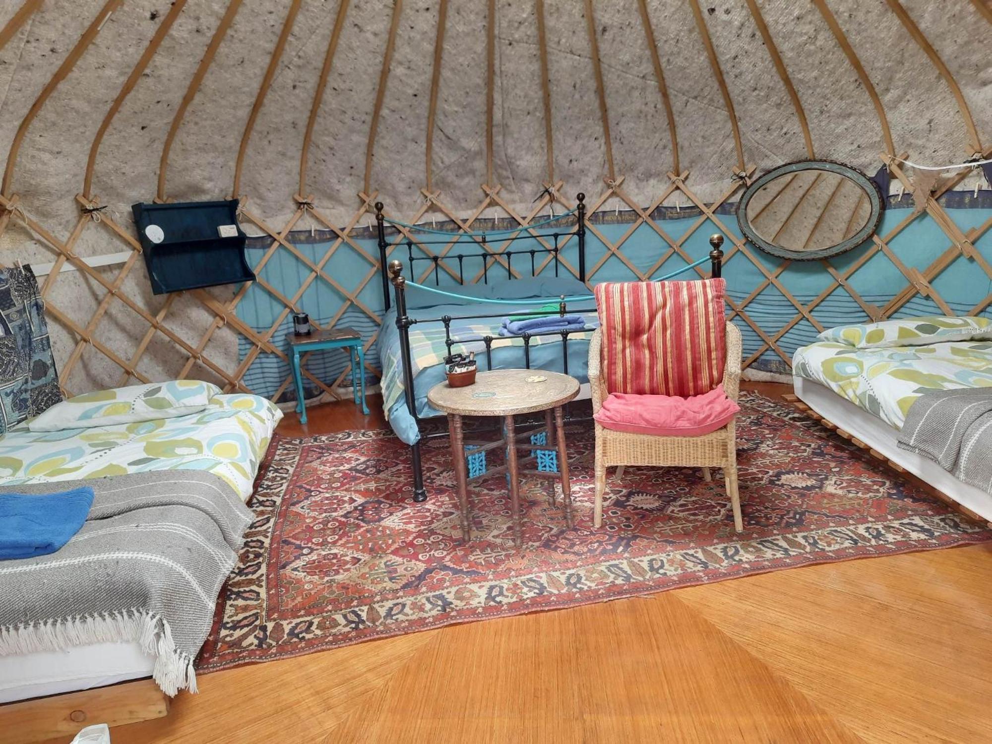 Отель Ceridwen Glamping, Double Decker Bus And Yurts Llandysul Экстерьер фото