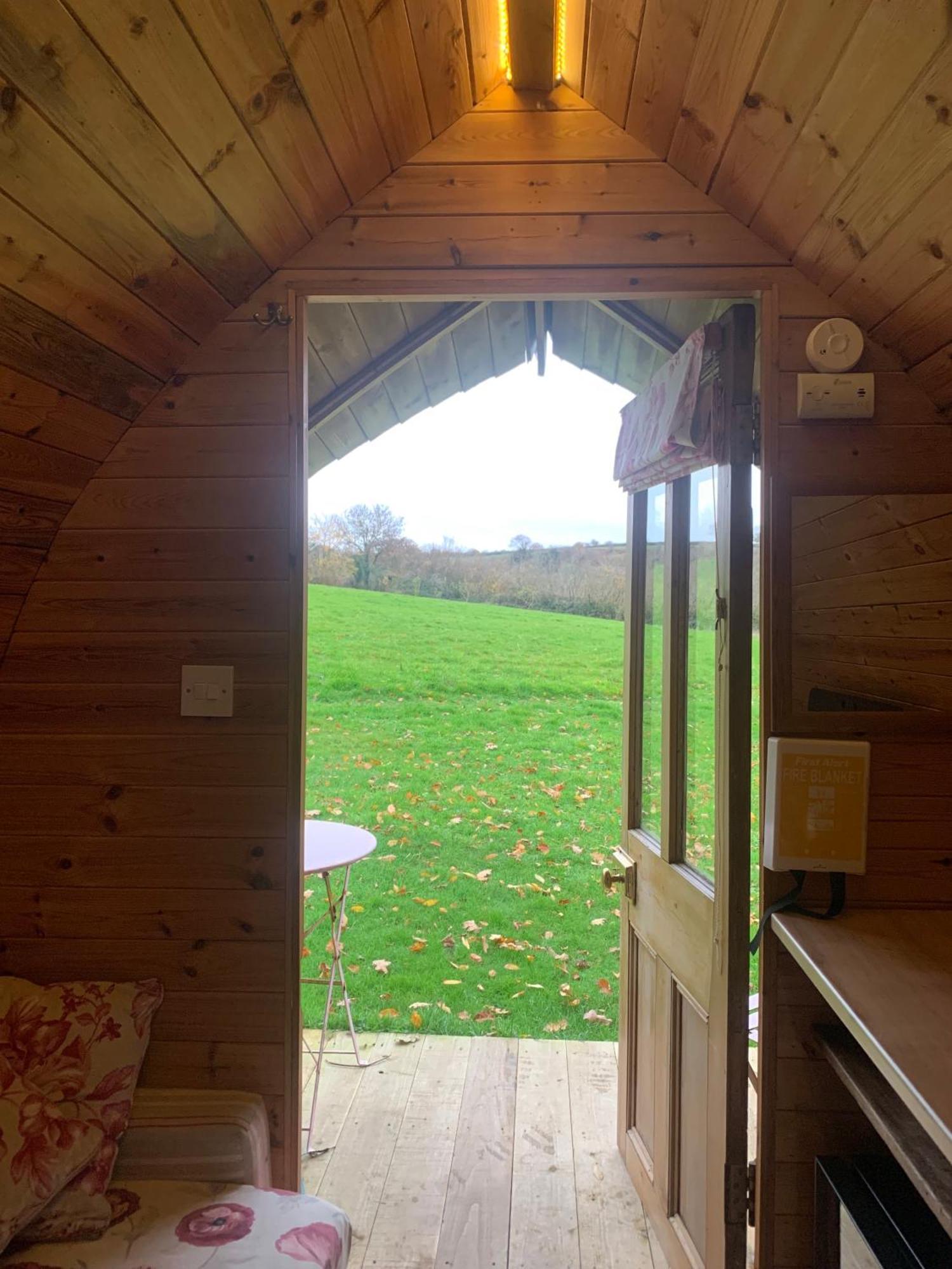 Отель Ceridwen Glamping, Double Decker Bus And Yurts Llandysul Экстерьер фото