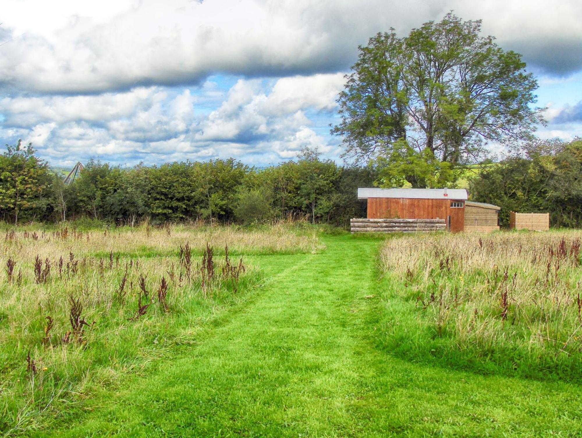 Отель Ceridwen Glamping, Double Decker Bus And Yurts Llandysul Экстерьер фото