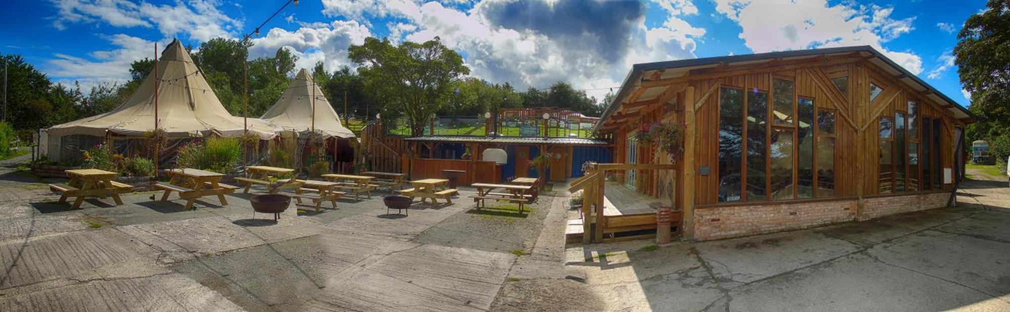 Отель Ceridwen Glamping, Double Decker Bus And Yurts Llandysul Экстерьер фото