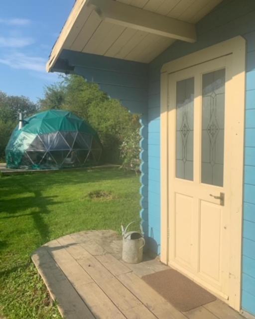Отель Ceridwen Glamping, Double Decker Bus And Yurts Llandysul Экстерьер фото